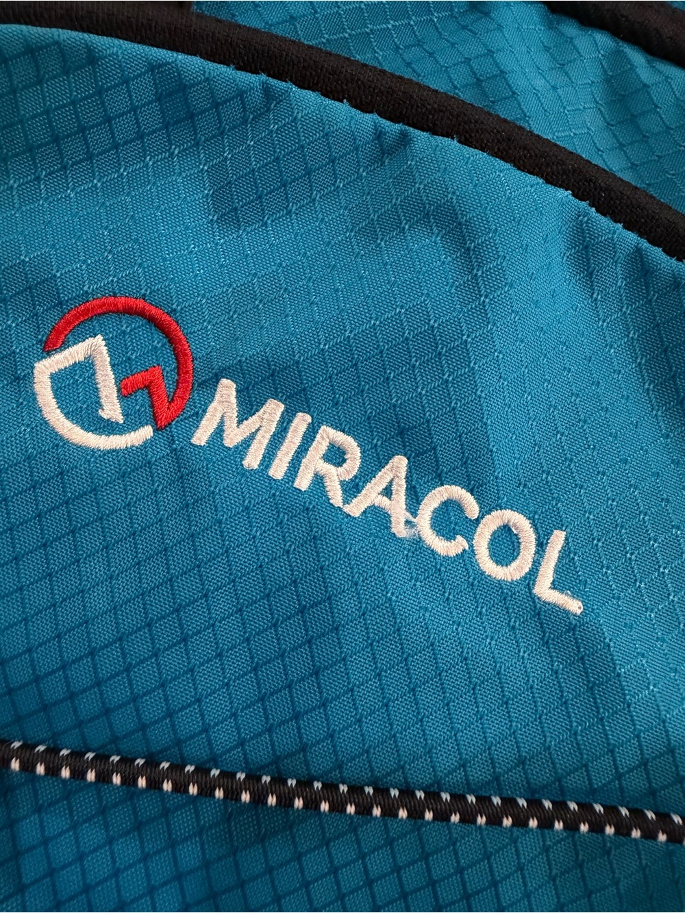 Miracool Blue Hydration Hiking Backpack - Picture 2 of 9
